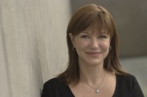 julie-larson-green-xbox-head-top630